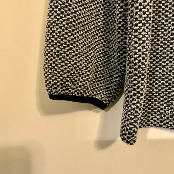 Woman’s Black & White, 3/4 Length Sleeved Sweater - Picture 4 of 6
